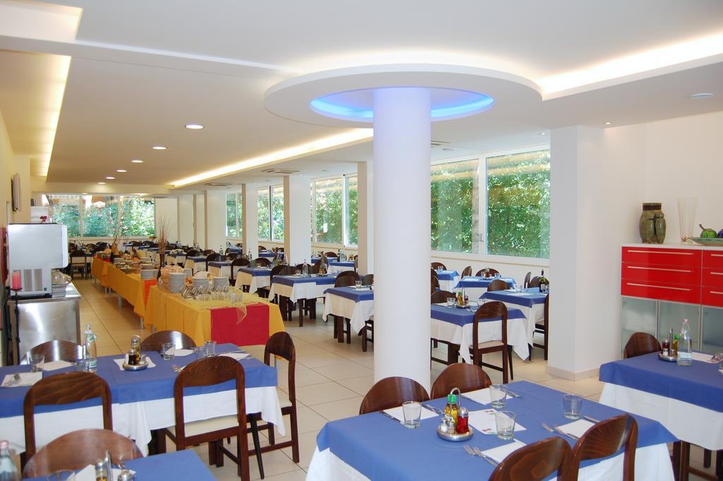 Hotel Matteo Cervia Esterno foto