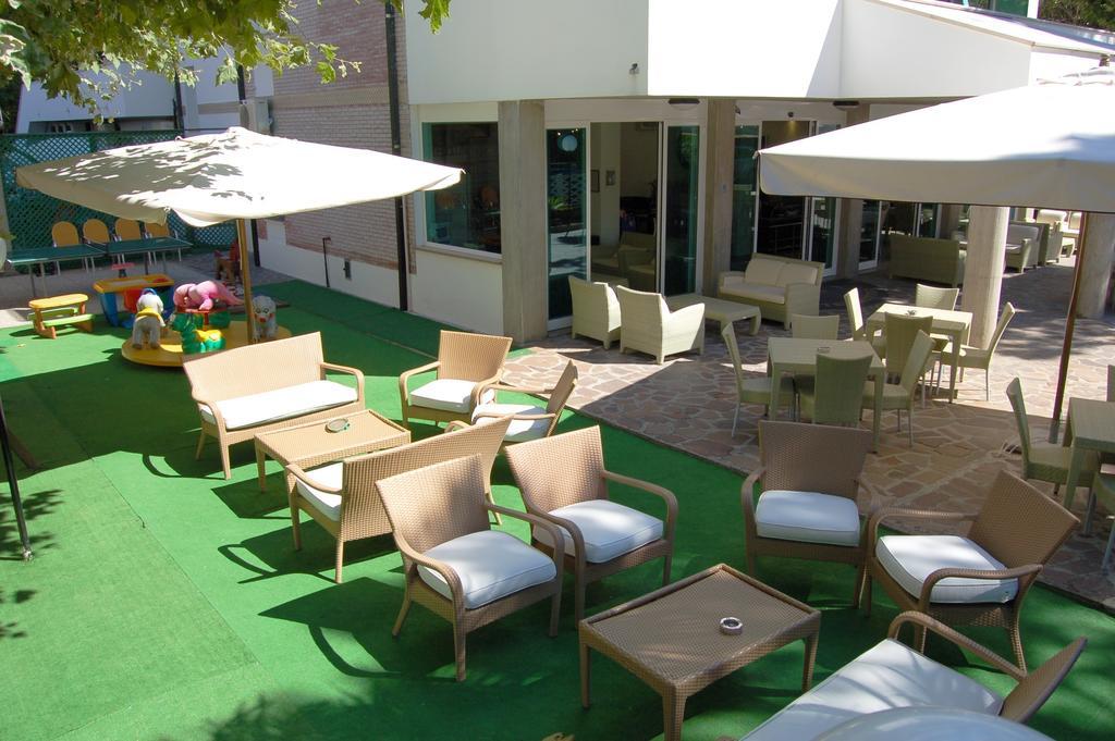 Hotel Matteo Cervia Esterno foto